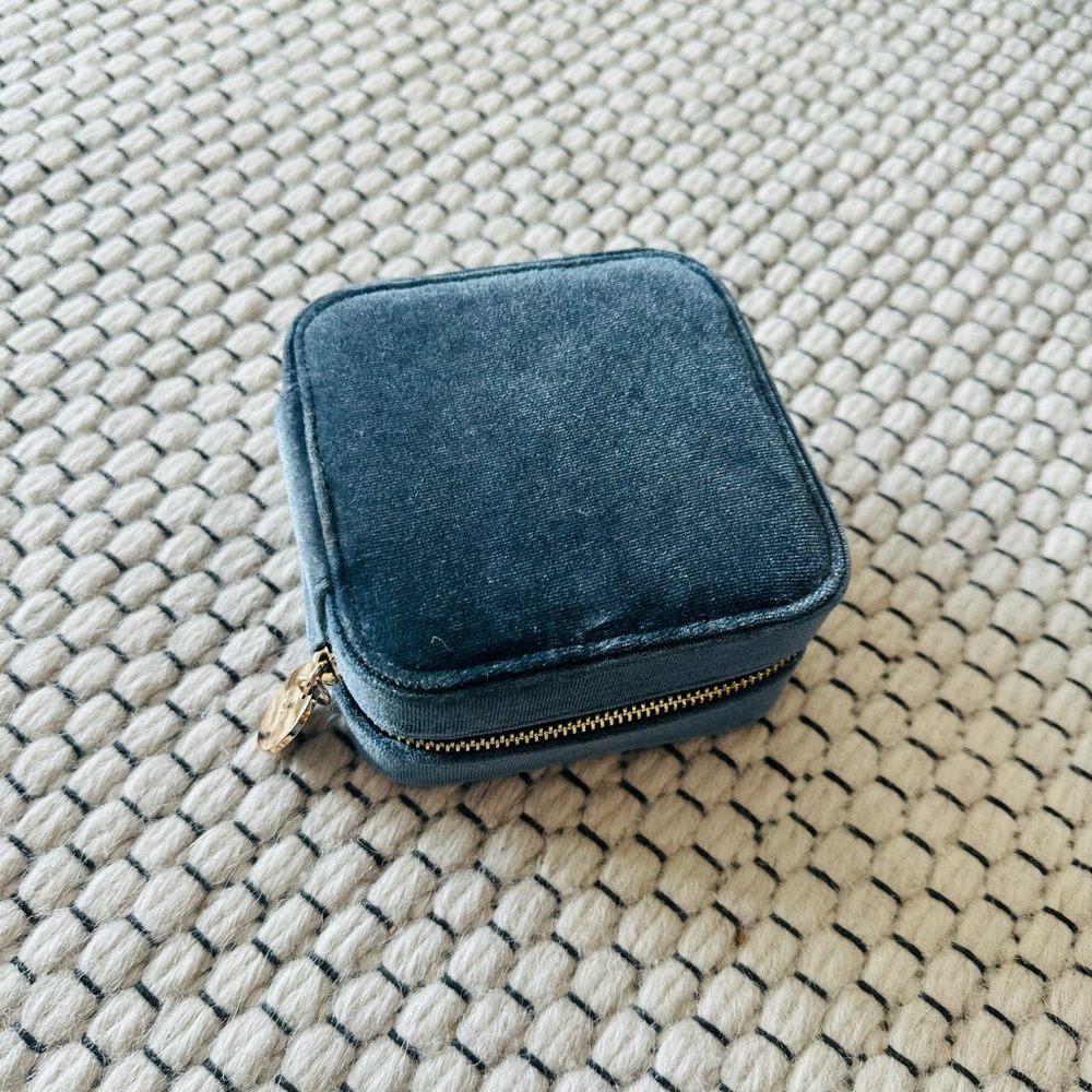 Loft Blue Velvet Jewelry travel case